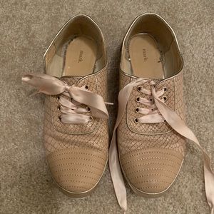 Mark Sneakers